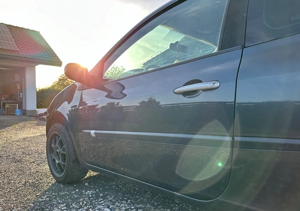 Renault Clio cena 8500 przebieg: 256000, rok produkcji 2006 z Kraków małe 56